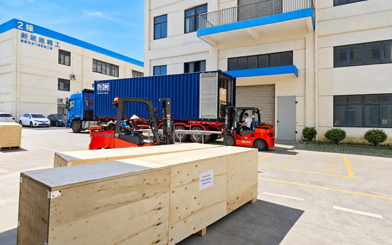 Rolling shutter door shipment