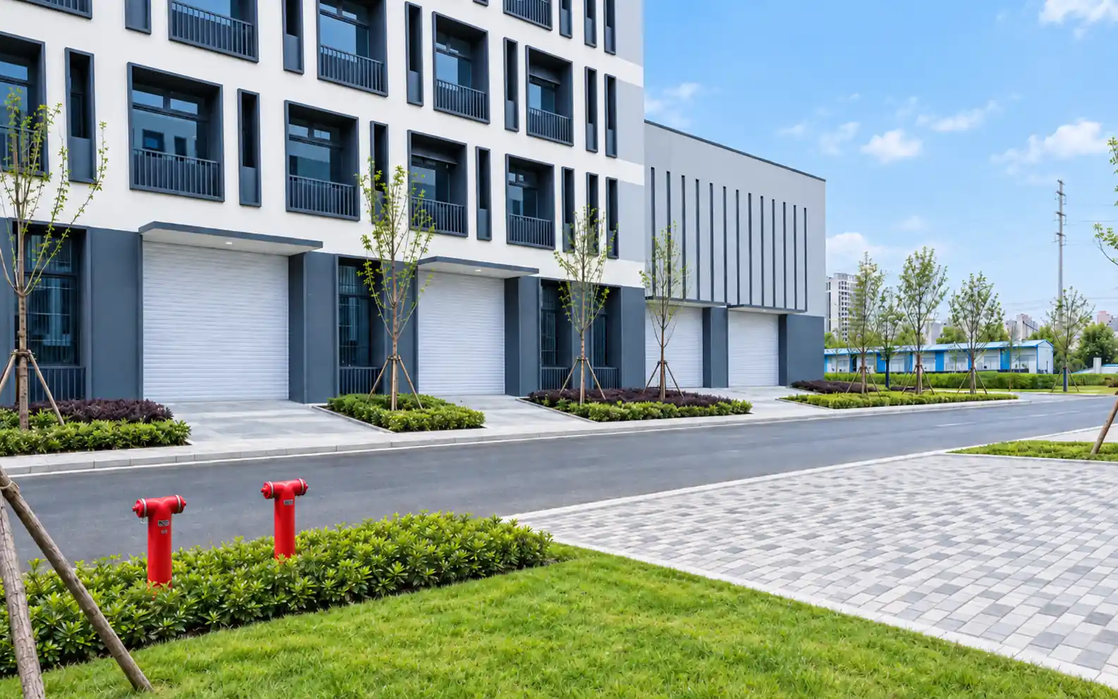 Roller shutter door for warehouse and commercial entrances